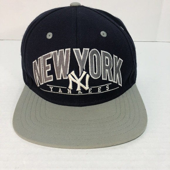 New York Yankees Snapback Hat, Spellout, Embroidered, Cooperstown Collection - Picture 2 of 10